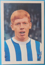 GEOFF HUTT HUDDERSFIELD TOWN 1970 SOCCER STARS GALA COLLECTION STICKER No 127.