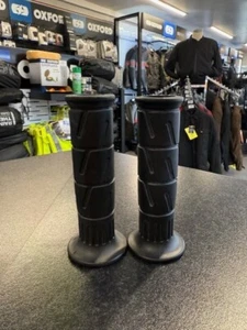 GENUINE KAWASAKI HANDLEBAR GRIP PAIR *VARIOUS MODELS SEE DESCRIPTION* - Picture 1 of 1