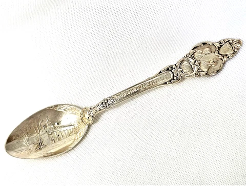 1891 Mount Vernon VA Sterling Silver Souvenir Spoon George Washington Martha Cover