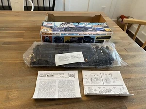 Vintage CON-COR Big Boy Plastic Locomotive Desk Top Series HO Model Kit NOS - Picture 1 of 11