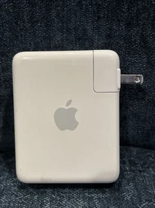 Apple Airport Express Base Station w/ AirTunes MAC PC M9470LL/A Model A1084 u5.6 - Picture 1 of 6