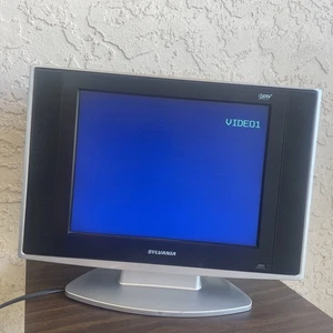 Sylvania LC155SC8 15” LCD TV.  Component, S-Video  (No Remote) TESTED - Picture 1 of 8