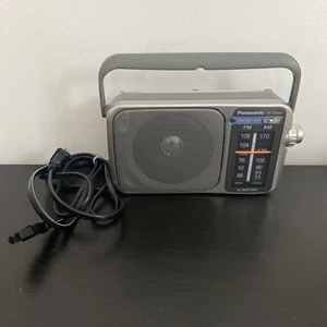 Vintage Panasonic Portable FM/AM Radio RF-2400D w/ Tuner 2-Band Receiver - WORKS - Picture 1 of 5