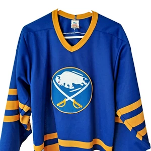 Vintage 80s 90s Buffalo Sabres CCM Maska Home Blue Jersey Size Small - Bild 1 von 11