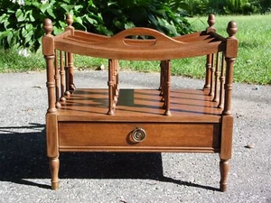 Vintage Columbia Furniture Federal Mahagoni Canterbury Zeitungsständer mit Schublade - Bild 1 von 12