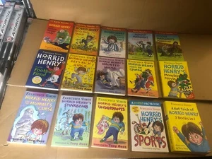 RESTPOSTEN 15 HORRID HENRY MOODY MARGARET BÜCHER MONSTER FILM STINKBOMB UNTERHOSEN - Bild 1 von 8