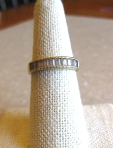 Schmaler Sterling Ring mit Reihe klarer CZ’s / Größe 7 / gemarkt 925 China, R CZ - Bild 1 von 7