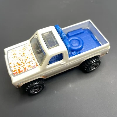Veículo picape Hot Wheels Pearl White Bywayman 1977 Chevy 4x4 - Imagem 1 de 4