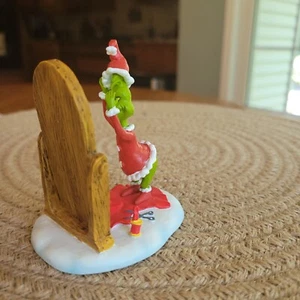 Department 56 A Great Grinchy Trick - Picture 1 of 8