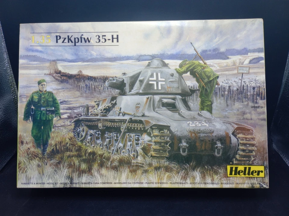 Heller 1.35 PzKpfw 35h Tank Plastic Model Kit