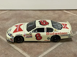 2006 Dale Earnhardt Jr Budweiser Bud Fathers Day Throwback NASCAR Action 1/24 - Picture 1 of 11