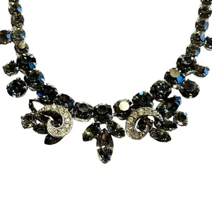 Collar gargantilla blanco mediados de siglo pedrería blanco ahumado y claro diseño vintage - Imagen 1 de 8