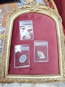 Ciondolo medaglia religiosa  - Foto 1 di 10