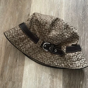 Coach Fischerhut Signature C braun Lederriemen silberne Schnalle XL - Bild 1 von 7