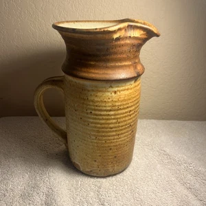 Jarra de gres firmada 8 1/2 boca alta 5 sin astillas sin grietas 🔥🔥🔥🔥🔥 - Imagen 1 de 6