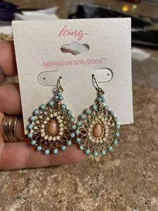 New Icing Claire’s gold turquoise medallion Tear Drop dangle earrings - Picture 1 of 3