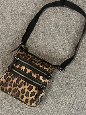 Mujer Dana Buchman Estampado Cartera Bandolera Leopardo Guepardo Nylon Foto 1 de 4