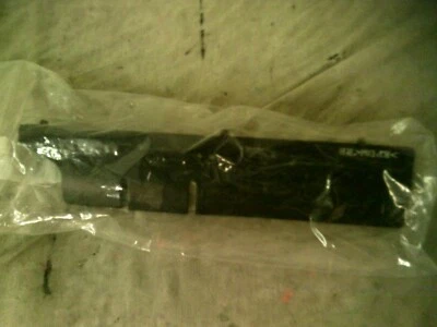 2007-2009,2010,2011,2012,2014,2015,2016,2017,2018,2019 Isuzu Front Panel Seal RH Foto 1 de 4