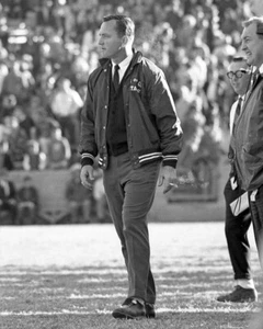 Oklahoma Sooners CHUCK FAIRBANKS Glossy 8x10 Photo Football Print College Poster - Picture 1 of 1