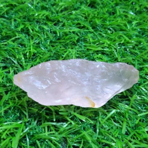 307 Crt Natural A+ Rose Quartz Rough Size 70x26x24 MM Loose Gemstone For Jewelry - Picture 1 of 6