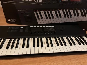 Native Instruments Komplete Kontrol S49 mk2 - Bild 1 von 3