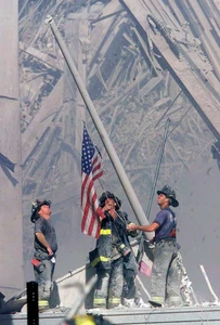 9/11 ATAQUE TERRORISTA EN EDIFICIO TORRES GEMELAS - Foto impresa brillante 8x10 - Imagen 1 de 4