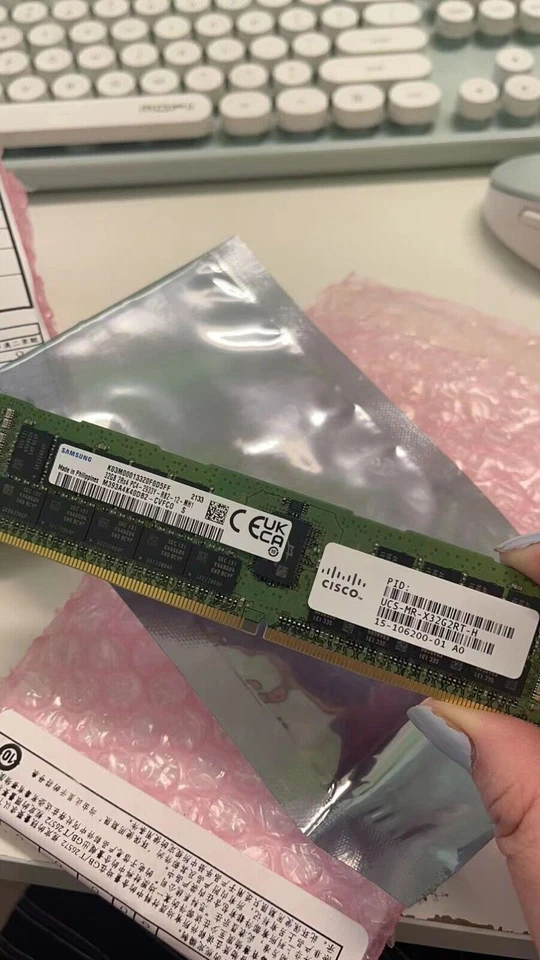 Cisco 32GB 2RX4 PC4-2933Y DDR4 SDRAM Memory Module (UCS-MR-X32G2RT-H) - Image 1 of 1