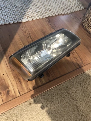 2003-2006 Genuine Chevrolet Silverado Pickup 1500 2500 3500 Headlight Lamp RH - Image 1 of 4