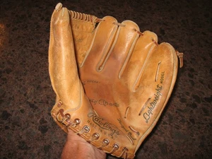Vintage  Rawlings Mickey Mantle RH Throw Infield Baseball Glove lightweight - Picture 1 of 12