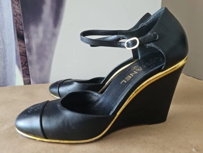 CHANEL Classic CC Logo Black Gold Cap Toe D'ORSAY Pumps Wedge 39.5 Italy TP01 - Image 1 of 4