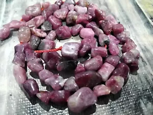 Pepitas de turmalina roja natural, 5-8,5x5-7 mm, aproximadamente 64 piezas. Vendedor de onzas gratis por correo - Imagen 1 de 2