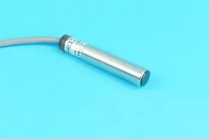 Telemecanique XSA-C02712 Proximity sensor switch 12V - 48V DC - Picture 1 of 3