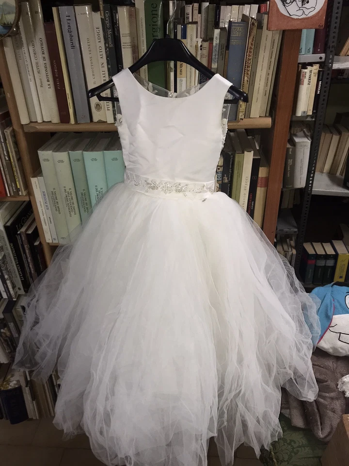 Abito prima comunione per bambina 9-11 anni. Con tulle e brillanti - Immagine 1 di 4