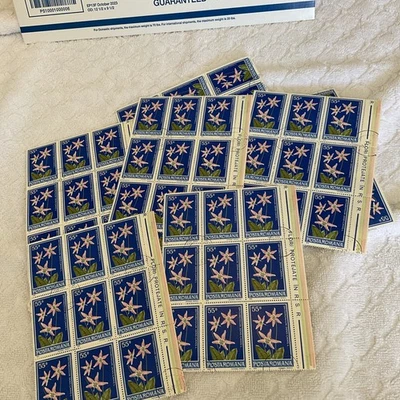 ROMANIA-(-1979-)-SC.2824-FLOWERS=ALPINE VIOLET-163-Stamps ON BLOCKS-CTO-#438 - Image 1 of 4