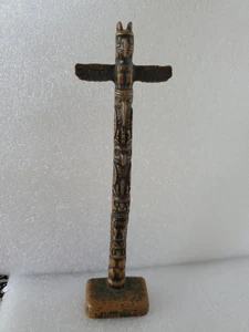 Piccolo totem in resina nera 6" - Foto 1 di 6