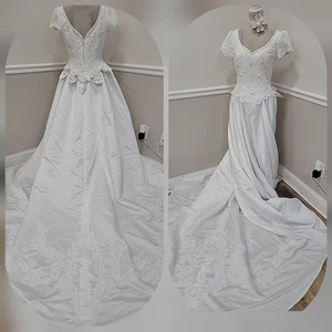 Vintage 90er Braut Originals Perlen Spitze Brautkleid Satin Größe 14. Hergestellt in Indonesien - Bild 1 von 13