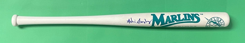 МИНИ-БИТА С АВТОГРАФОМ АДРИАНА ГОНСАЛЕСА IP FLORIDA MARLINS - Изображение 1 из 1