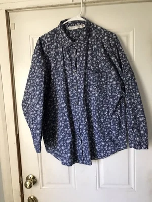 Blusa Top Gloria Vanderbilt con Botones XL Bolsillo en el Pecho Azul/Blanco Floral Foto 1 de 4