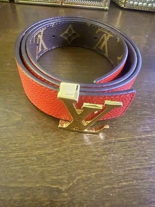 Authentic Louis Vuitton Red Monogram Reversible Gold LV Initials Belt 75/30 - Picture 1 of 7
