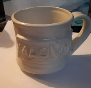Taza blanca artística de roble negro, magnolia, hecha a mano - Imagen 1 de 11