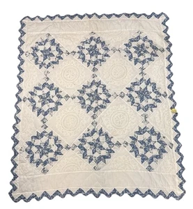 TRAPUNTA VINTAGE bordi dentellati pizzo intarsiato blu bianco motivo stella 5’x4’ - Foto 1 di 6