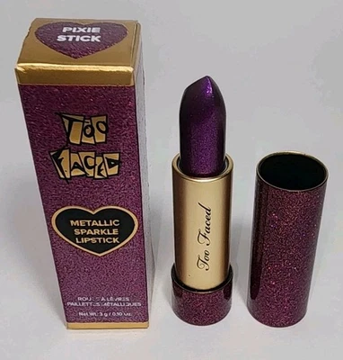 Lápiz labial Too Faced 20 aniversario metálico brillante pixie stick púrpura nuevo en caja ¡Nuevo! Foto 1 de 4