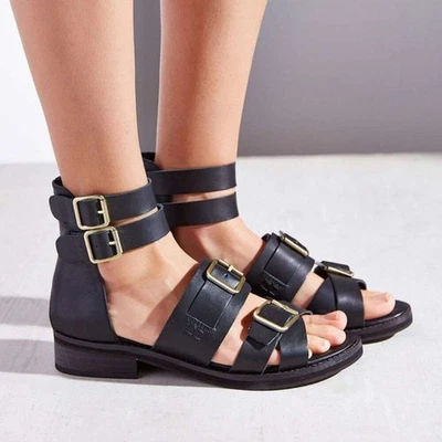 Kelsi Dagger Brooklyn Twisted Buckle Sandals Black Leather Size 7 - Imagem 1 de 4