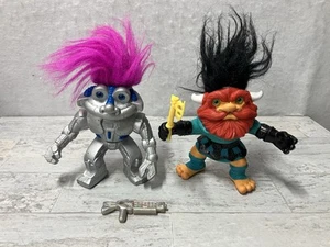 Set 2 figurine vintage 1992 Hasbro Battle Trolls TROLLBOT Robot & TROLLAF Viking - Foto 1 di 12