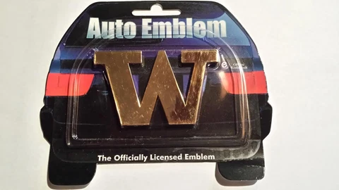 WASHINGTON HUSKIES Car Emblem Gold Tone Decal Auto Truck SUV Cover