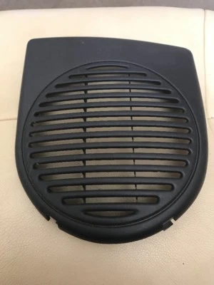 Renault Clio Mk2 Door Speaker cover Passenger / Nearside Front - Image 1 of 3