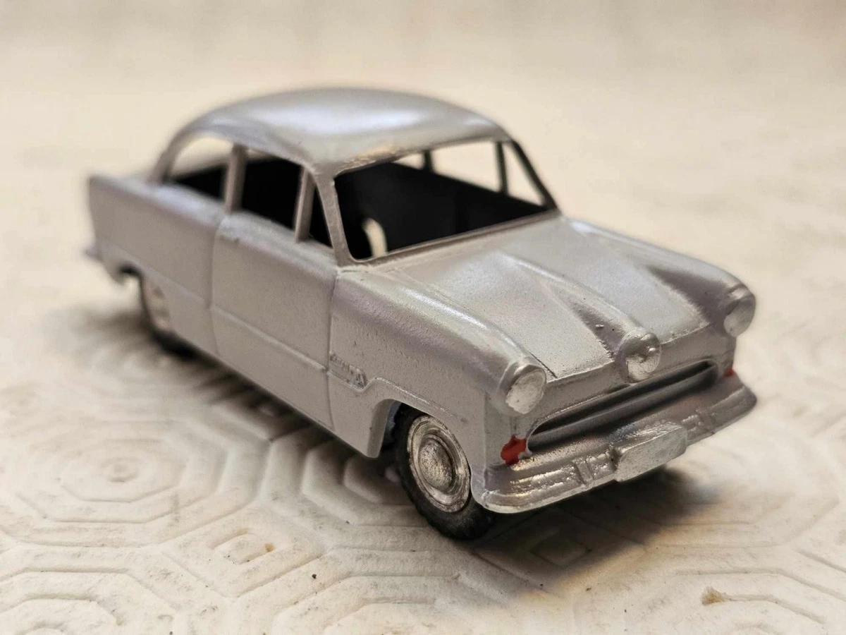 メルクリン　MARKLIN Ford Taunus 15M MÄRKLIN-8018-Ford Taunus 15M-Rot-Made in Western Germany