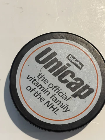 PITTSBURGH PENGUINS UPJOHN UNICAP VITAMIN SPONSOR VINTAGE NHL PUCK VICEROY Cover