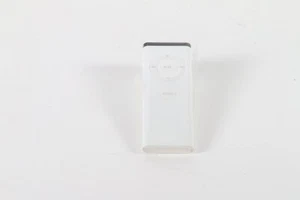 Apple A1156 Remote Control Infared Apple TV iPod iMac Macbook & Macbookpro - Picture 1 of 3