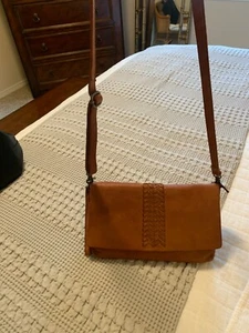 VILENCA HOLLAND CROSSBODY LEATHER PURSE WITH ADJUSTABLE STRAPS - Picture 1 of 8